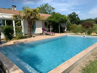 Piscine de l'établissement Les Taouleres ou située à proximité