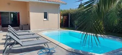 Piscine de l'établissement Villa piscine proche plages ou située à proximité
