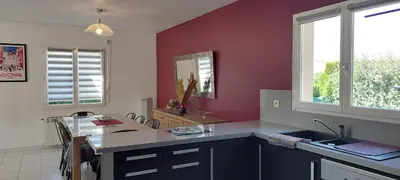 Cuisine ou kitchenette dans l'établissement Villa piscine proche plages
