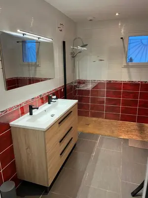 Salle de bains dans l'établissement villa lou miquéou