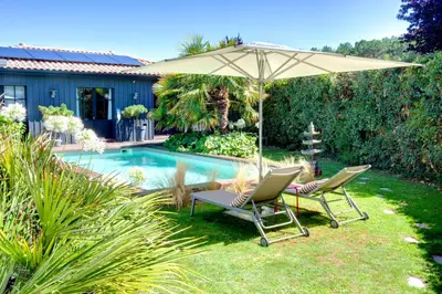 Piscine de l'établissement 3 chambres d'hôte de charme et chambre de luxe indépendante Ô Bois Plage ou située à proximité
