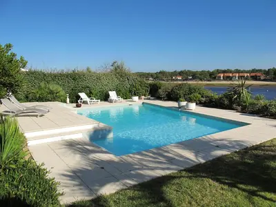 Piscine de l'établissement Holiday Home Les Pinasses by Interhome ou située à proximité