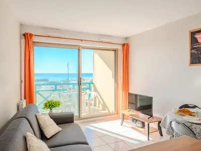 Coin salon dans l'établissement Apartment L'Oustalet-3 by Interhome