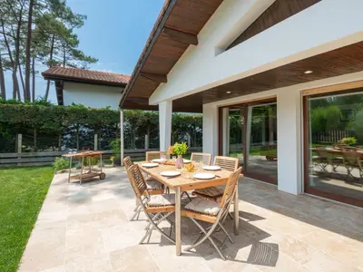 Jardin de l'établissement Holiday Home Roitelet by Interhome