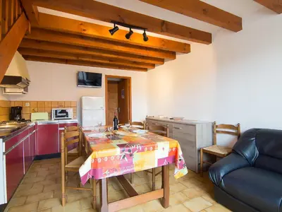Cuisine ou kitchenette dans l'établissement Holiday Home Sicard-3 by Interhome