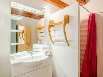 Salle de bains dans l'établissement Holiday Home Sicard-4 by Interhome