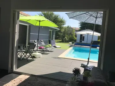 Piscine de l'établissement Villa avec Piscine Lac de Sanguinet ou située à proximité