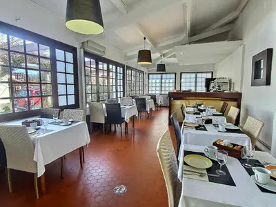 Nourriture dans l'hôtel ou à proximité