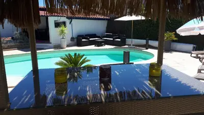 Piscine de l'établissement Studio Zure Ondoan - SPA et piscine chauffée ou située à proximité