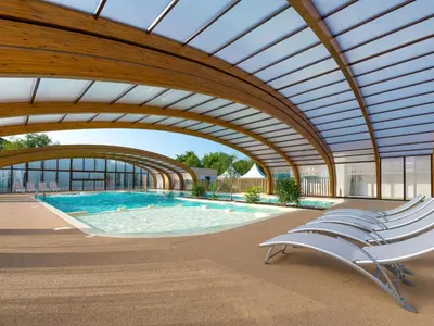 Piscine de l'établissement Apartment Les Cottages du Lac T3 Tradition by Interhome ou située à proximité