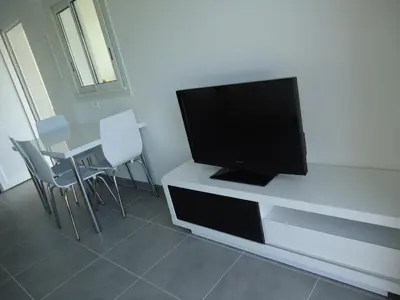 Télévision ou salle de divertissement dans l'établissement Beness'Appart 5km Capbreton