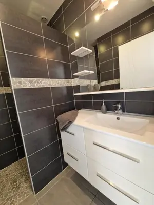 Salle de bains dans l'établissement Beness'Appart 5km Capbreton