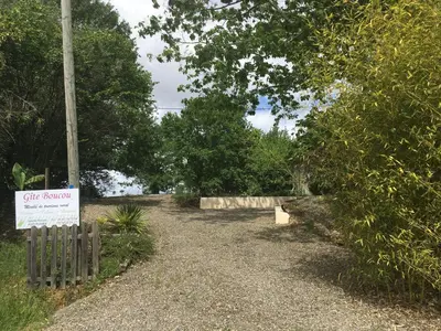 Jardin de l'établissement Appartement Boucou