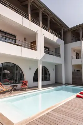 Piscine de l'établissement Hotel 202 ou située à proximité