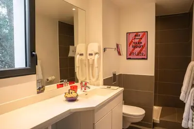 Salle de bains dans l'établissement Hotel 202