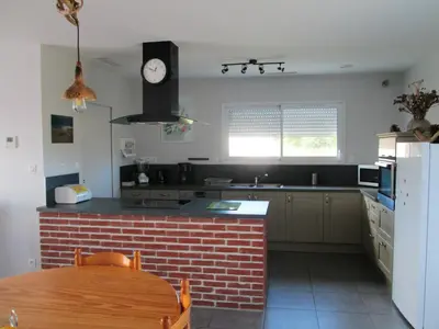 Cuisine ou kitchenette dans l'établissement Maison familiale avec jardin à Lit-et-Mixe, 100 m²