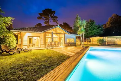 Piscine de l'établissement Madame Vacances Les Dunes de la Prade ou située à proximité
