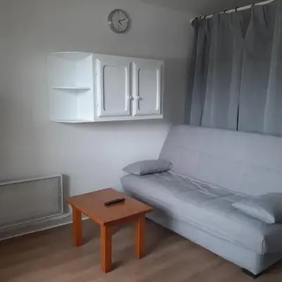 Appartement rénové au 2ème étage