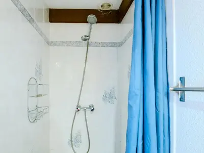 Salle de bains dans l'établissement Apartment Les Landaises-5 by Interhome