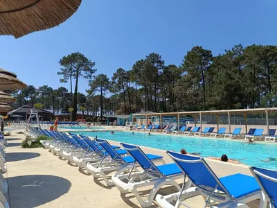 Piscine de l'établissement Les Dunes de Contis 4 étoiles ou située à proximité