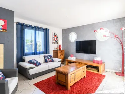 Télévision ou salle de divertissement dans l'établissement Holiday Home La Clairière by Interhome