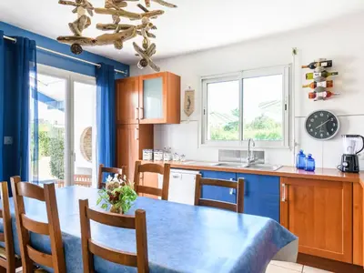 Cuisine ou kitchenette dans l'établissement Holiday Home La Clairière by Interhome