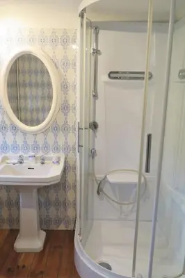 Salle de bains dans l'établissement Holiday Home Le Belon by Interhome