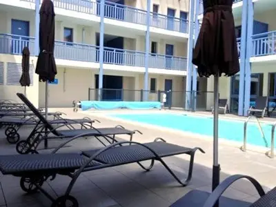 Piscine de l'établissement Le 225 ou située à proximité