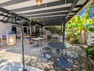 Restaurant ou autre lieu de restauration dans l'établissement Logis Auberge du Relais - Hôtel & Restaurant