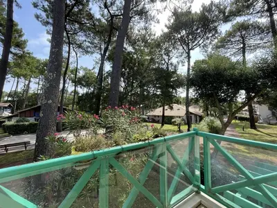 Jardin de l'établissement T3 Duplex avec Piscine, Terrasse et Tennis à Soustons - FR-1-379-78