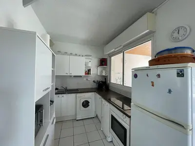 Cuisine ou kitchenette dans l'établissement T3 Duplex avec Piscine, Terrasse et Tennis à Soustons - FR-1-379-78