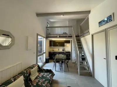 Coin salon dans l'établissement Appartement T2 Mezzanine avec Terrasse Proche Lac - Animaux Acceptés ! - FR-1-379-27
