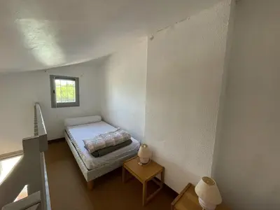 Un ou plusieurs lits dans un hébergement de l'établissement Appartement T2 Mezzanine avec Terrasse Proche Lac - Animaux Acceptés ! - FR-1-379-27