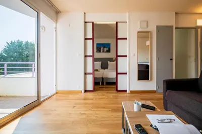 Cuisine ou kitchenette dans l'établissement CERISE Dax - Les Jardins du Lac