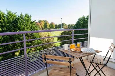 Balcon ou terrasse dans l'établissement CERISE Dax - Les Jardins du Lac