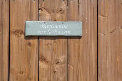 Certificat, récompense, panneau ou autre document affiché dans l'établissement La cabane 62