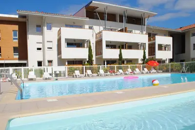 Piscine de l'établissement Résidence Goélia Les Terrasses de l'Océan ou située à proximité