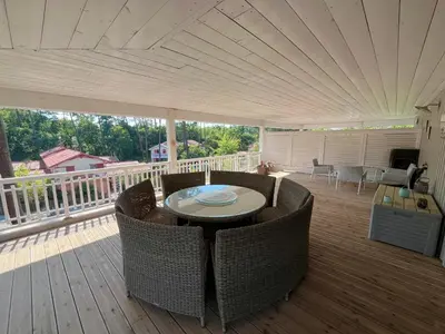 Balcon ou terrasse dans l'établissement Appartement T4 avec Terrasse, Piscine et Proche Dune du Pyla - FR-1-319-154