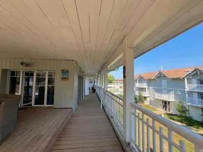 Balcon ou terrasse dans l'établissement Appartement T4 avec Terrasse, Piscine et Proche Dune du Pyla - FR-1-319-154
