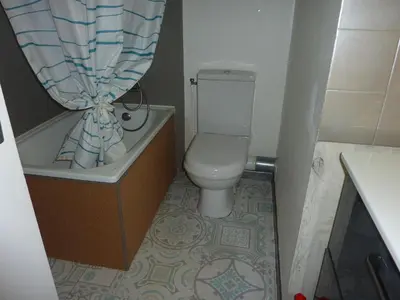 Salle de bains dans l'établissement LE COURANT D'HUCHET