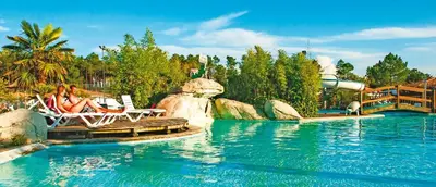 Piscine de l'établissement Chalet Camping Les Vignes ou située à proximité
