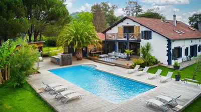 Piscine de l'établissement La Belle Landaise 1809 Gîte Arridoulet 2 ou située à proximité