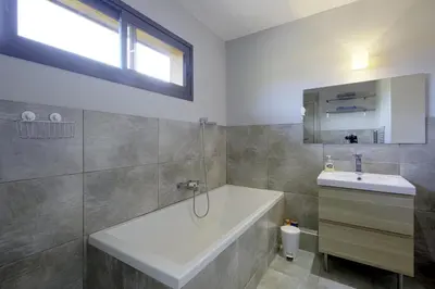 Salle de bains dans l'établissement Villa Côte d'Argent