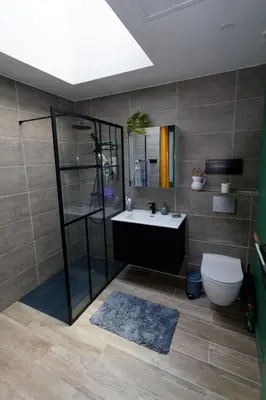 Salle de bains dans l'établissement Villa sous les pins de Moliets