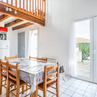 Maison Jumelée à 2 Pas de la Plage - Piscine