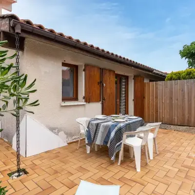 Maison Mitoyenne à 200m de la Plage avec Parking - FR-1-319-186