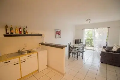 Cuisine ou kitchenette dans l'établissement L'embarcadère