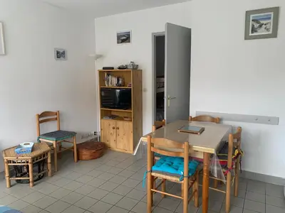 Cuisine ou kitchenette dans l'établissement Appartement cosi près des dunes, pour 6, Biscarrosse Plage - FR-1-319-342