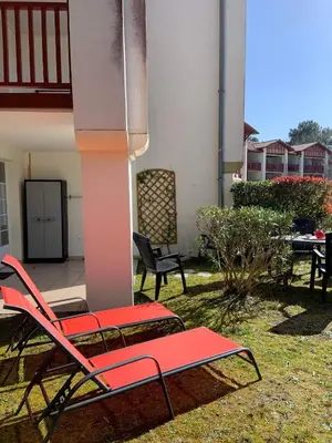 Jardin de l'établissement Appartement a loué domaine de gasgogne a biscarrosse