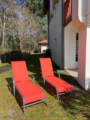 Jardin de l'établissement Appartement a loué domaine de gasgogne a biscarrosse